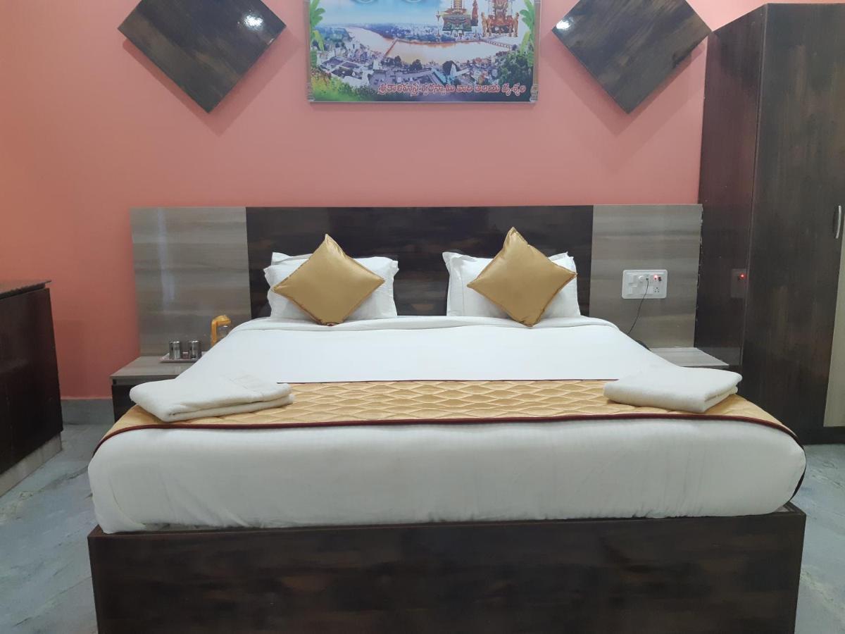 Devansh Bhanu Residency Dbr Srikalahasti Exterior foto